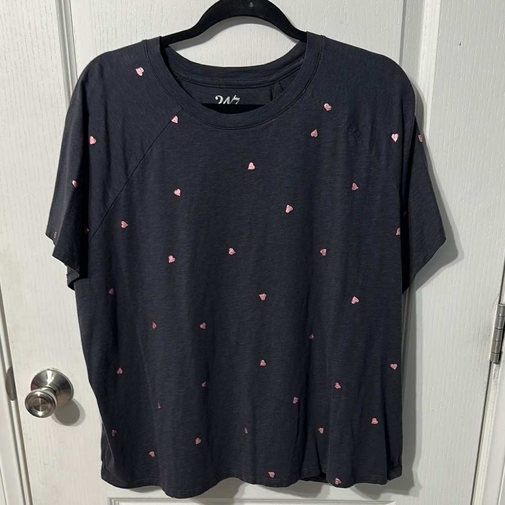 Maurice’s 24/7 Black 2x T-Shirt with Pink Heart Accents